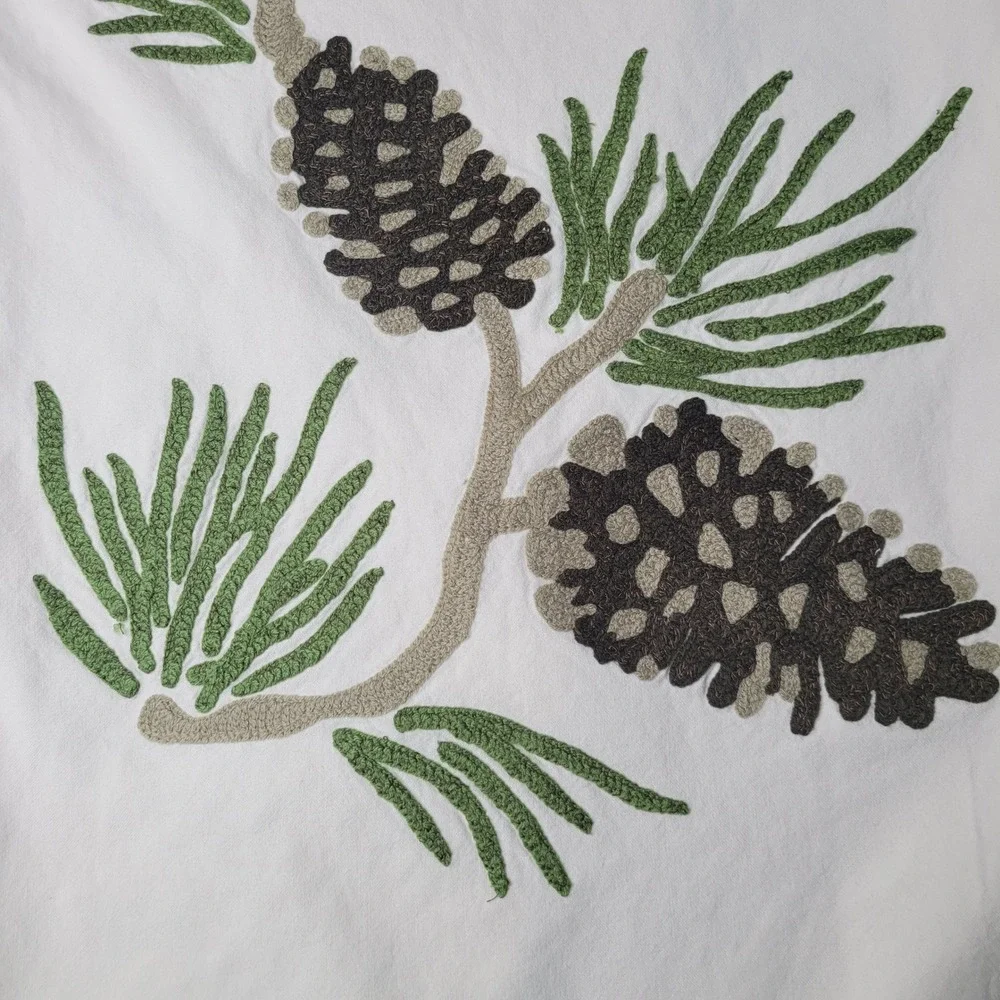 Pottery Barn 2009 Embroidered Pinecone Table Runner Winter Holiday 18x90 RARE